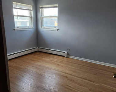 8417 W Berwyn Avenue - Photo Thumbnail 11