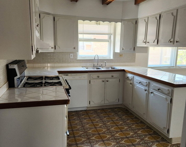 8417 W Berwyn Avenue - Photo Thumbnail 8