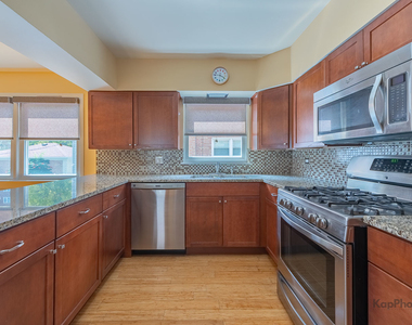 8465 W Berwyn Avenue - Photo Thumbnail 8