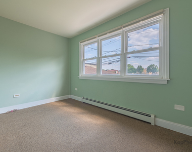 8465 W Berwyn Avenue - Photo Thumbnail 12