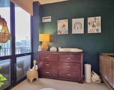 435 W Erie Street - Photo Thumbnail 14