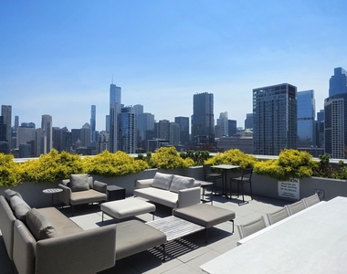 435 W Erie Street - Photo Thumbnail 17