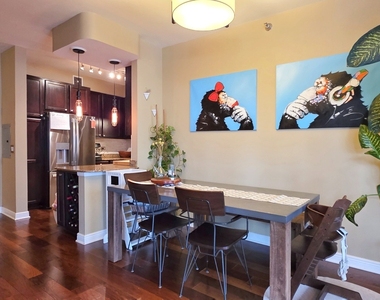 435 W Erie Street - Photo Thumbnail 5