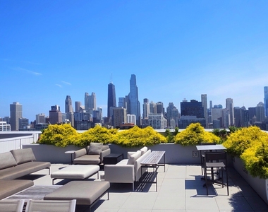 435 W Erie Street - Photo Thumbnail 16
