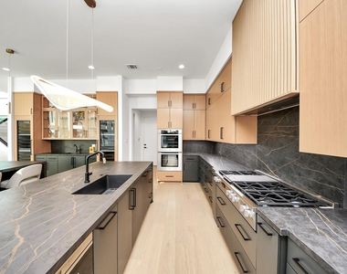 2232 Swift Boulevard - Photo Thumbnail 13