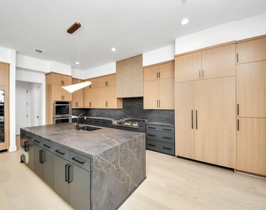 2232 Swift Boulevard - Photo Thumbnail 12