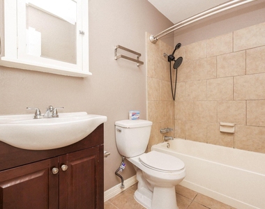 2919 Wentworth Street - Photo Thumbnail 18