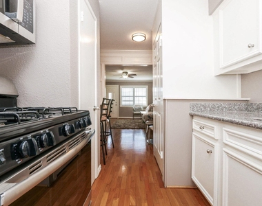2919 Wentworth Street - Photo Thumbnail 8