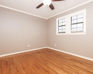 2919 Wentworth Street - Photo Thumbnail 14
