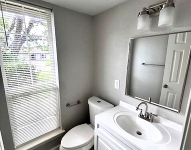 11122 Dalebrook Drive - Photo Thumbnail 5