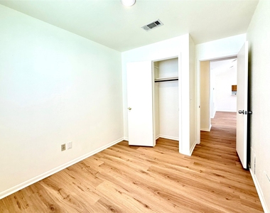 9631 Secretariat Drive - Photo Thumbnail 17