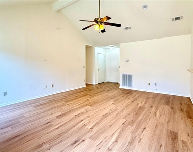 9631 Secretariat Drive - Photo Thumbnail 5