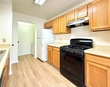 9631 Secretariat Drive - Photo Thumbnail 8