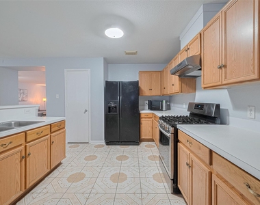 2123 Gable Hollow Lane - Photo Thumbnail 14