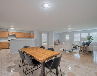 2123 Gable Hollow Lane - Photo Thumbnail 12