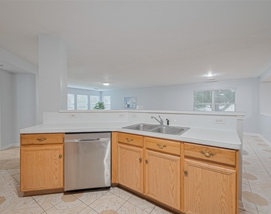 2123 Gable Hollow Lane - Photo Thumbnail 15