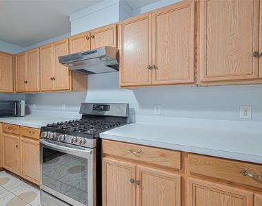 2123 Gable Hollow Lane - Photo Thumbnail 16