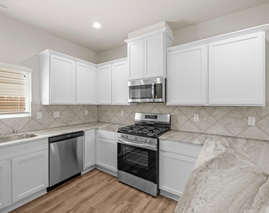 5015 Lady Morgan Drive - Photo Thumbnail 2