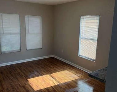 7805 Woodlyn Road - Photo Thumbnail 10