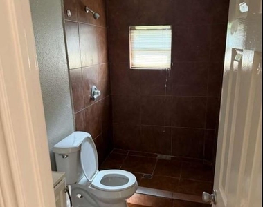 7805 Woodlyn Road - Photo Thumbnail 9