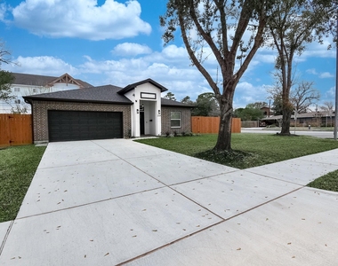 2139 Counter Point Drive - Photo Thumbnail 3