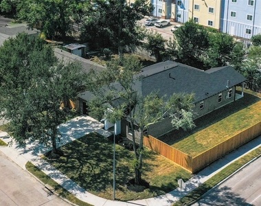 2139 Counter Point Drive - Photo Thumbnail 5