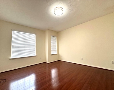 2710 Grants Lake Boulevard - Photo Thumbnail 14