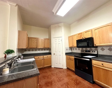 2710 Grants Lake Boulevard - Photo Thumbnail 8