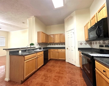 2710 Grants Lake Boulevard - Photo Thumbnail 10