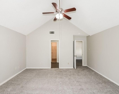 12723 Ashford Knoll Drive - Photo Thumbnail 8