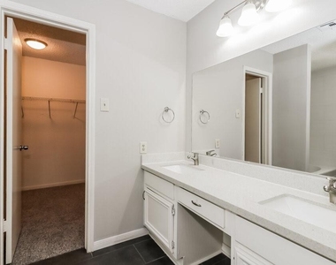 12723 Ashford Knoll Drive - Photo Thumbnail 9