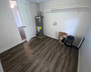 1517 Summer Street - Photo Thumbnail 15