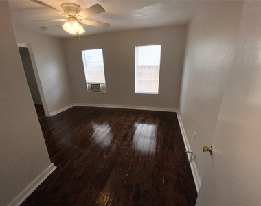 1517 Summer Street - Photo Thumbnail 9
