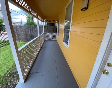 1517 Summer Street - Photo Thumbnail 3