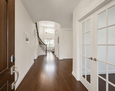 6 S Wheatleigh Drive - Photo Thumbnail 3