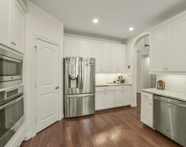 6 S Wheatleigh Drive - Photo Thumbnail 10
