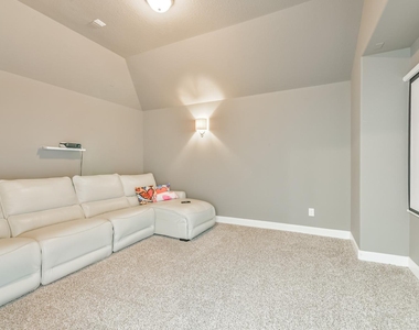 6 S Wheatleigh Drive - Photo Thumbnail 21