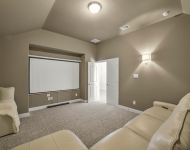 6 S Wheatleigh Drive - Photo Thumbnail 20