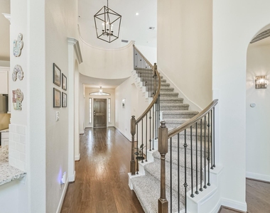 6 S Wheatleigh Drive - Photo Thumbnail 12