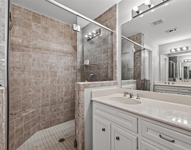 5951 S Loop E - Photo Thumbnail 17