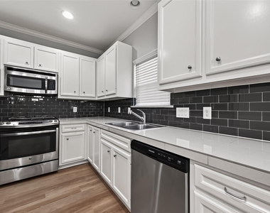 5951 S Loop E - Photo Thumbnail 26