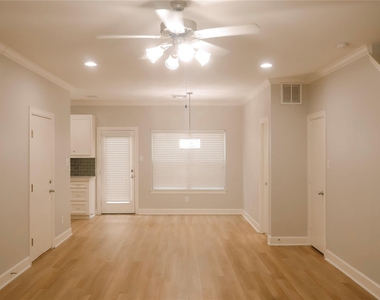 5951 S Loop E - Photo Thumbnail 3