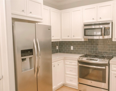 5951 S Loop E - Photo Thumbnail 5