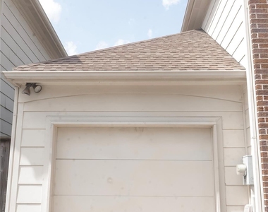 5951 S Loop E - Photo Thumbnail 2