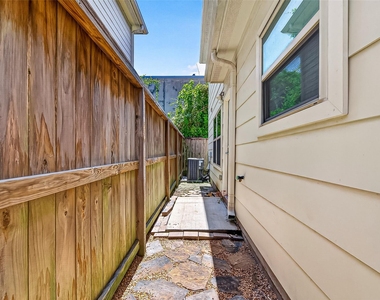 5951 S Loop E - Photo Thumbnail 31