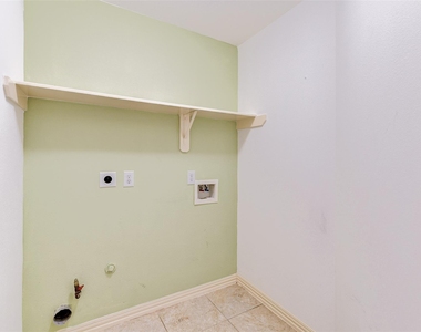 25910 Oakridge Forest Lane - Photo Thumbnail 24