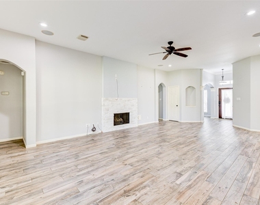 25910 Oakridge Forest Lane - Photo Thumbnail 11