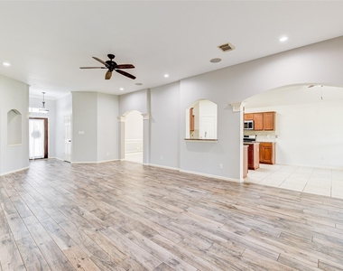 25910 Oakridge Forest Lane - Photo Thumbnail 10