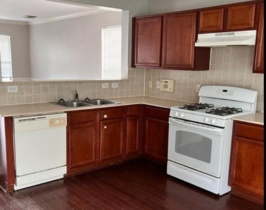 12011 Madison Oak Street - Photo Thumbnail 3
