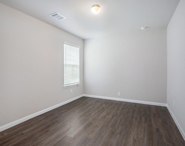 24826 Signorelli Way - Photo Thumbnail 16